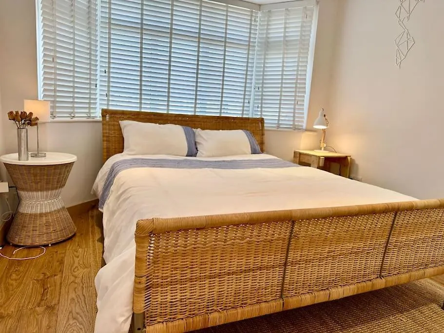 Apartment Spacious 1 Bedroom House Twickenham